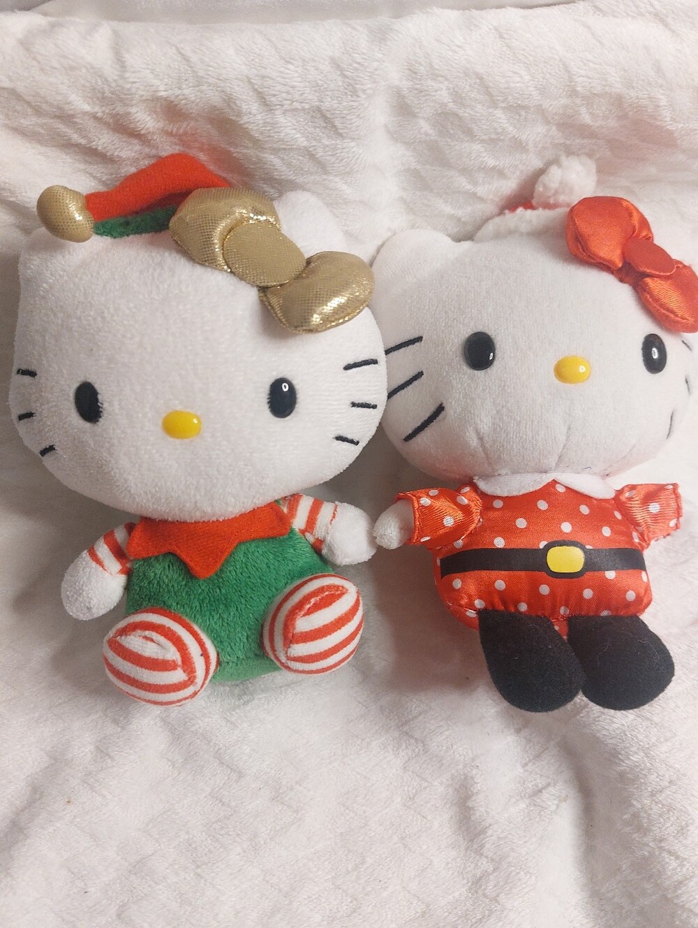 Hello Kitty 2012 TY Beanie Holiday Duo